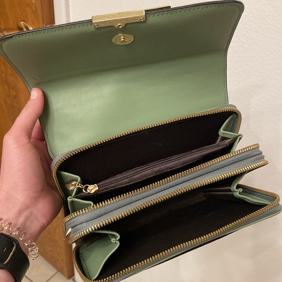 Green clutch/cross body bag - Picture 3 of 9